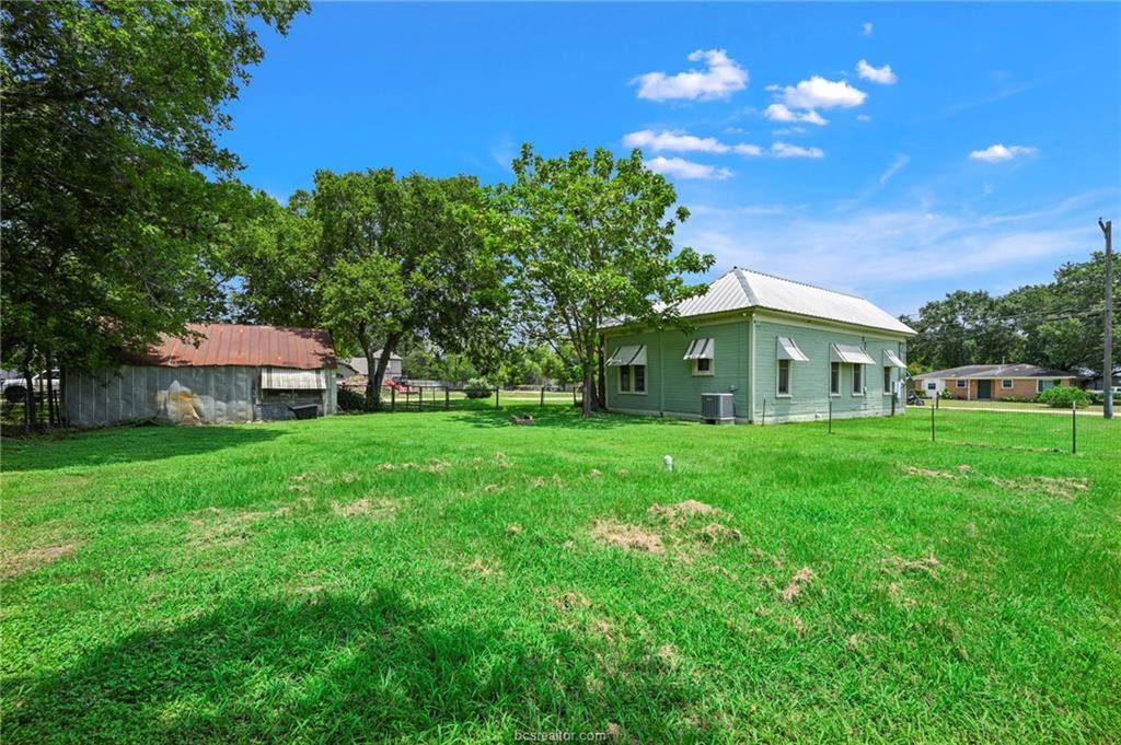 326 5th Street, Somerville, TX 77879