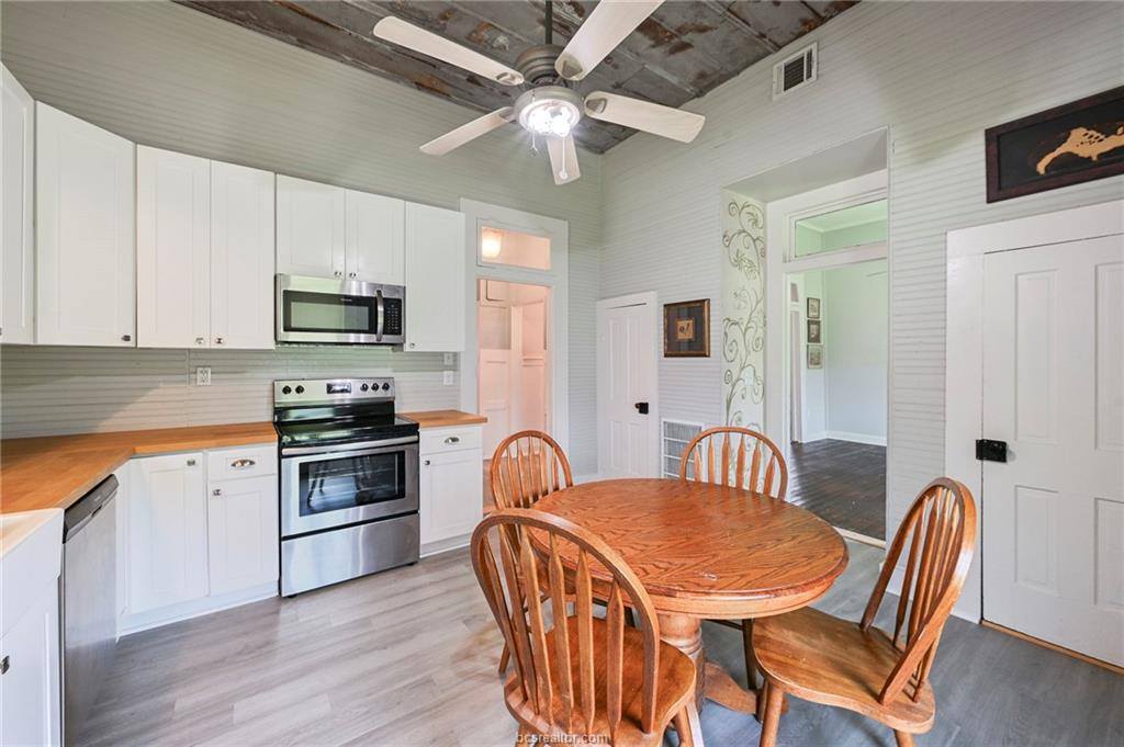 326 5th Street, Somerville, TX 77879
