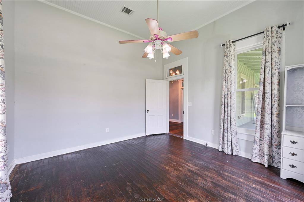 326 5th Street, Somerville, TX 77879