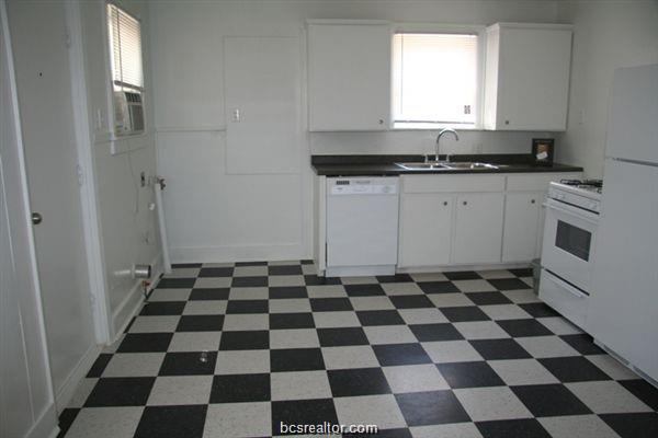 814 Banks, Bryan, TX 77803