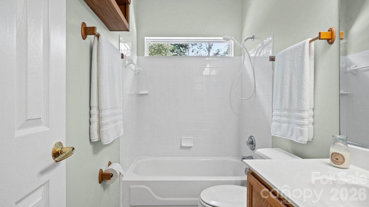 122 Nantucket Court, Mooresville, NC 28117