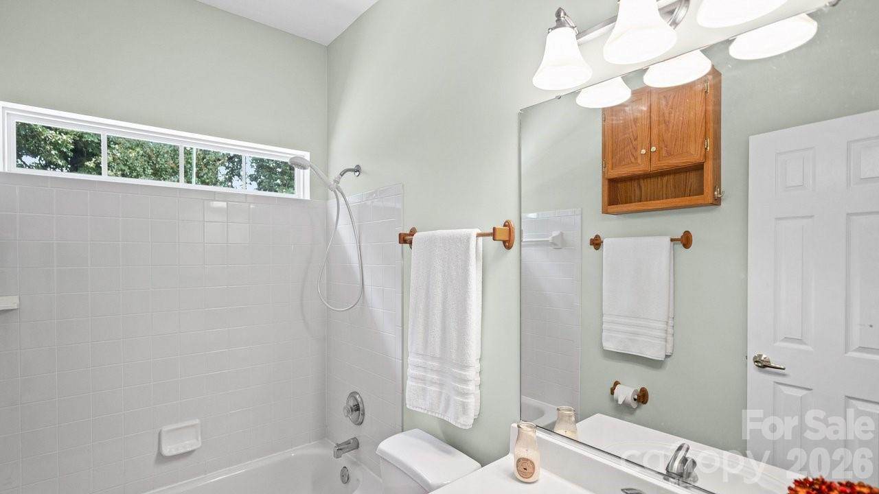 122 Nantucket Court, Mooresville, NC 28117