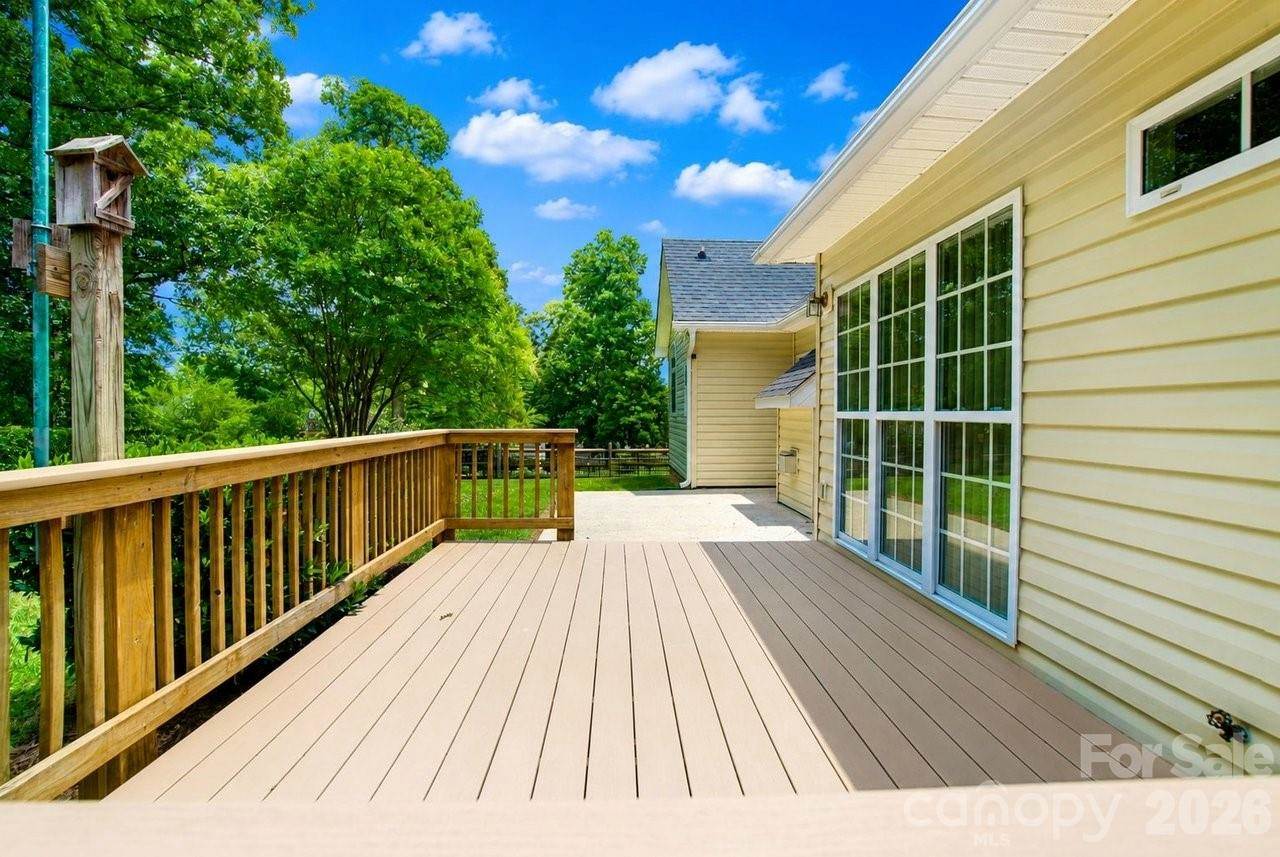 122 Nantucket Court, Mooresville, NC 28117