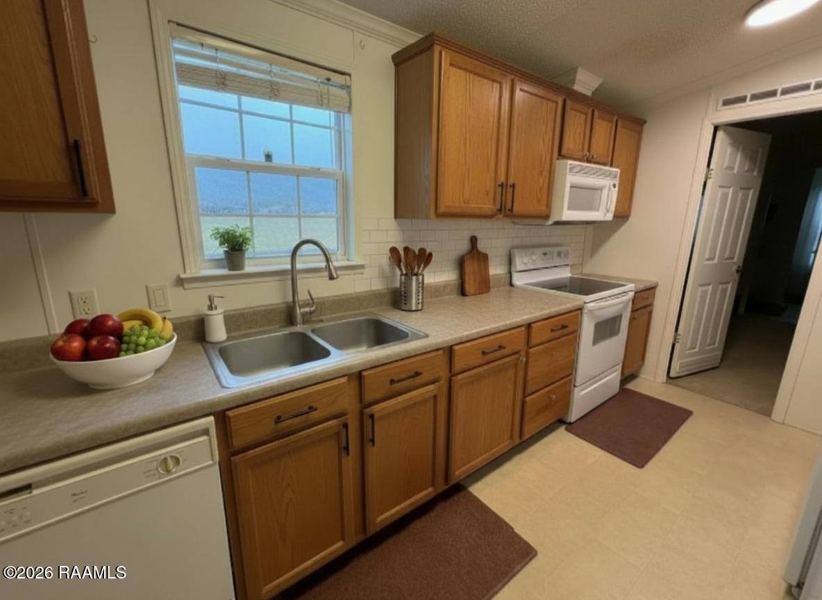 1251 Bordelon Road, Breaux Bridge, LA 70517