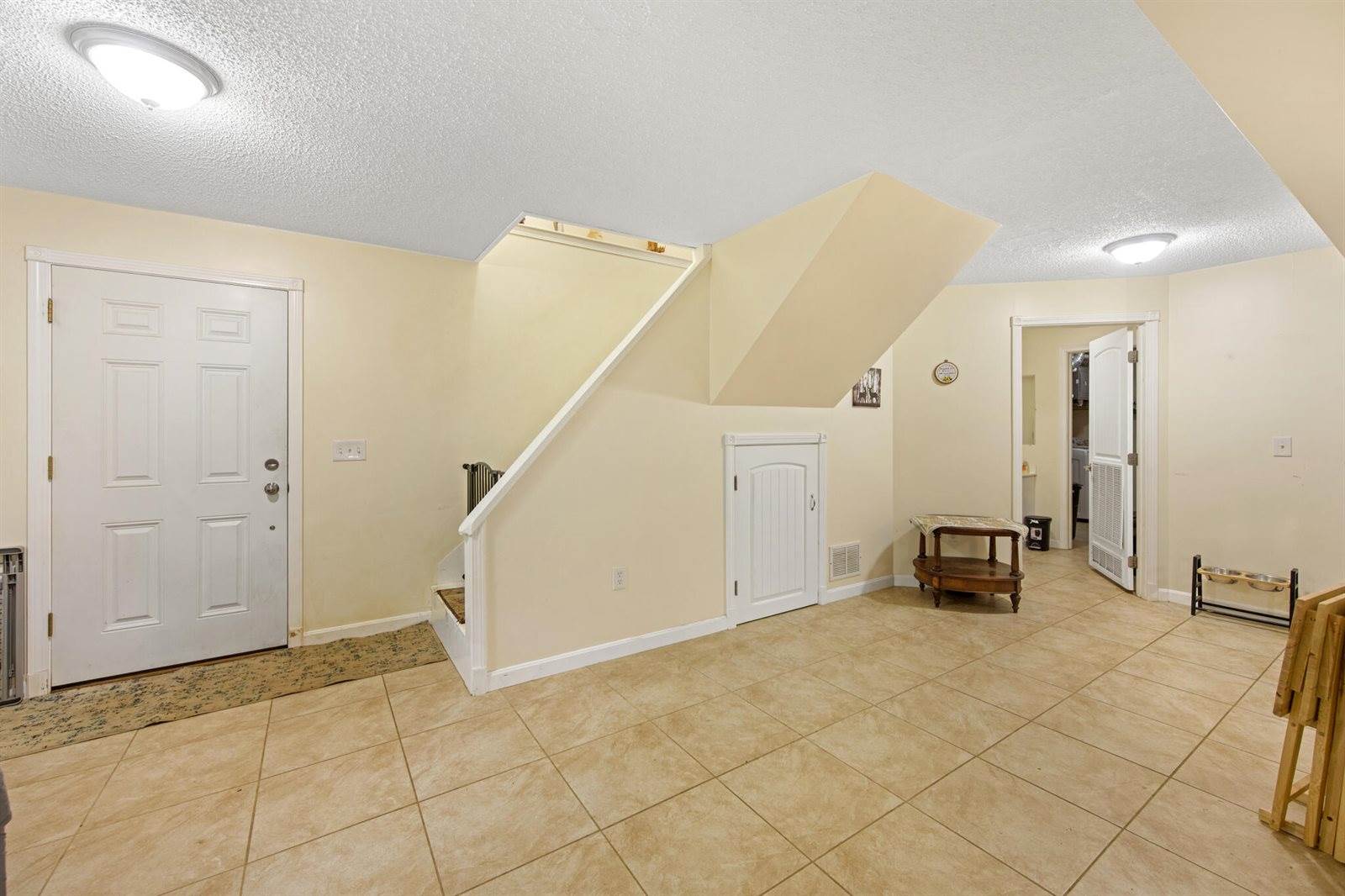 173 County Woods Road, Newport, ME 04953