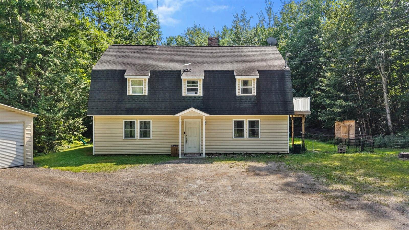 173 County Woods Road, Newport, ME 04953
