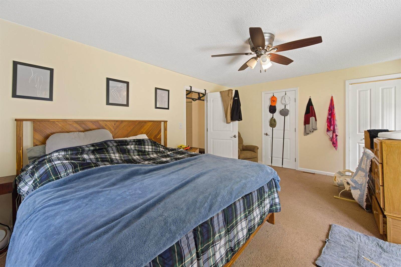 173 County Woods Road, Newport, ME 04953