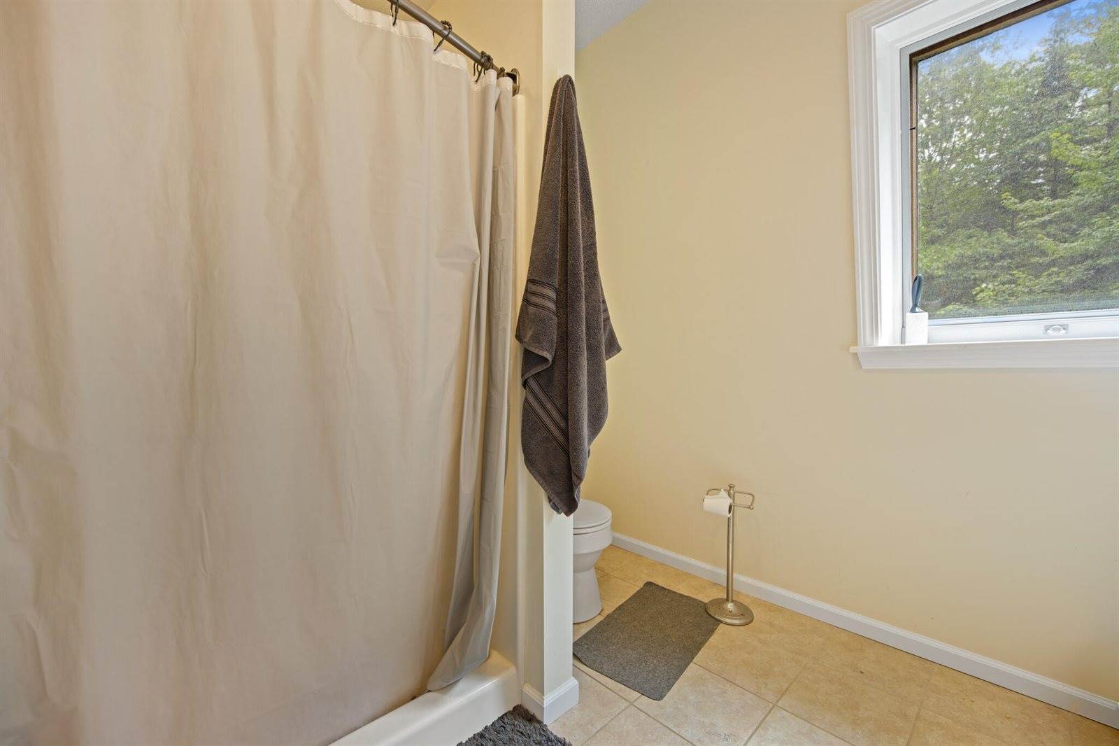 173 County Woods Road, Newport, ME 04953