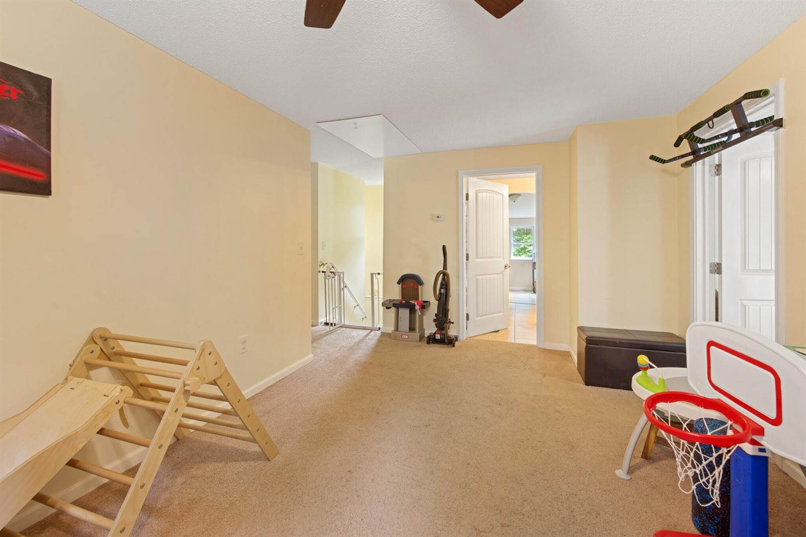173 County Woods Road, Newport, ME 04953