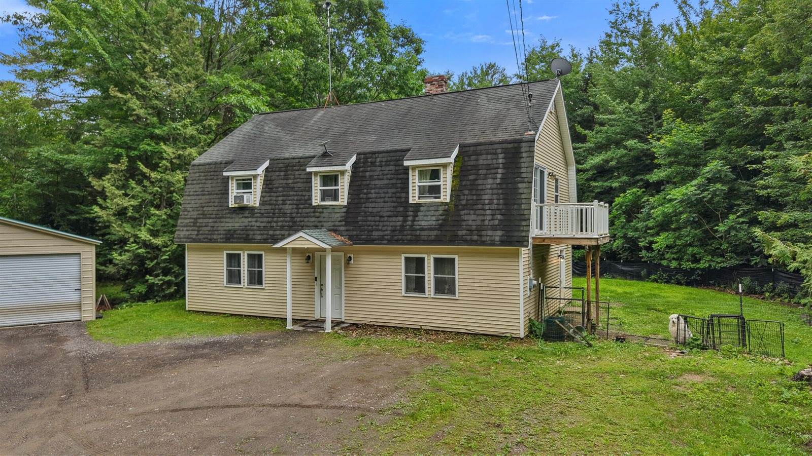 173 County Woods Road, Newport, ME 04953