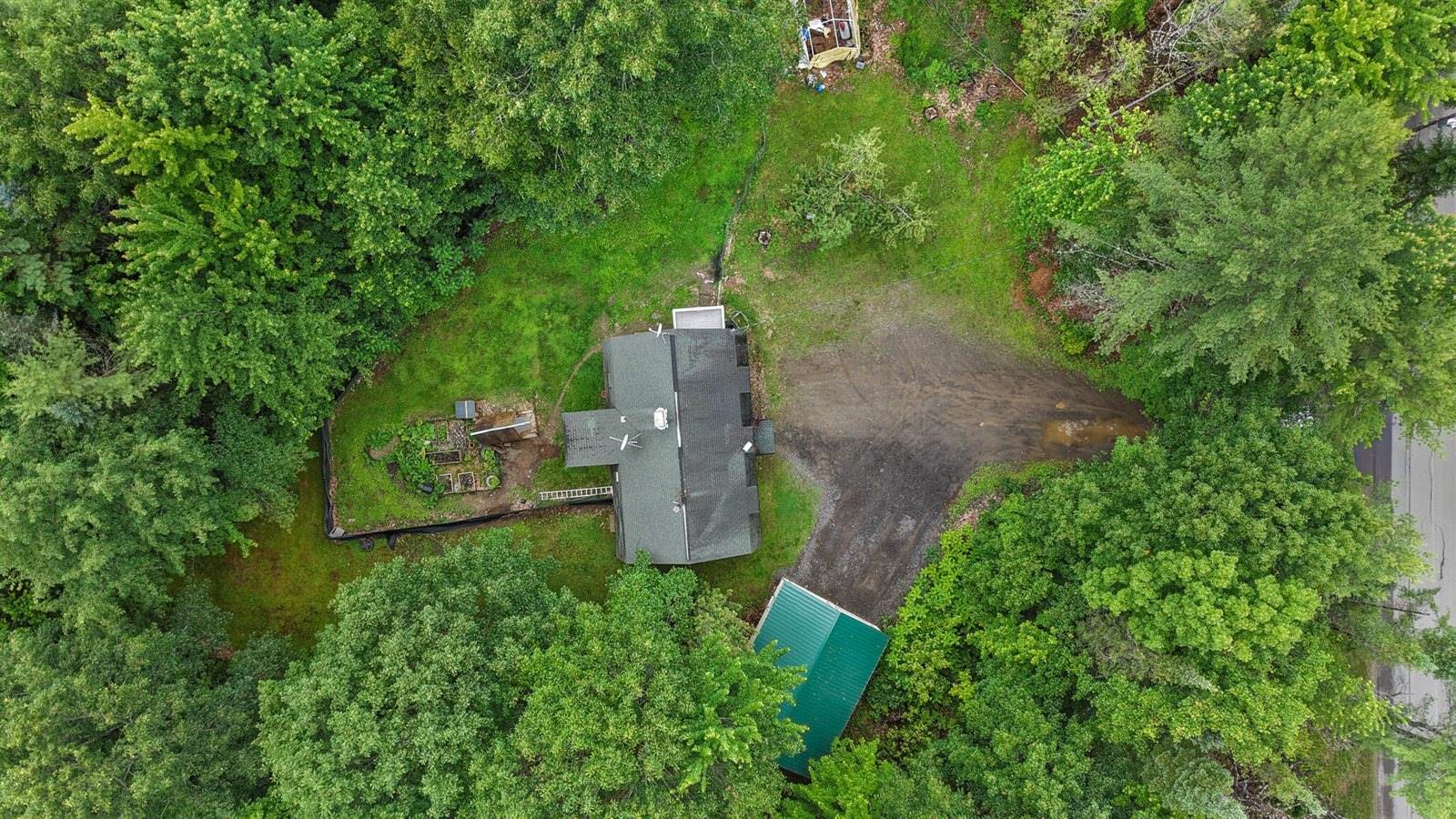 173 County Woods Road, Newport, ME 04953