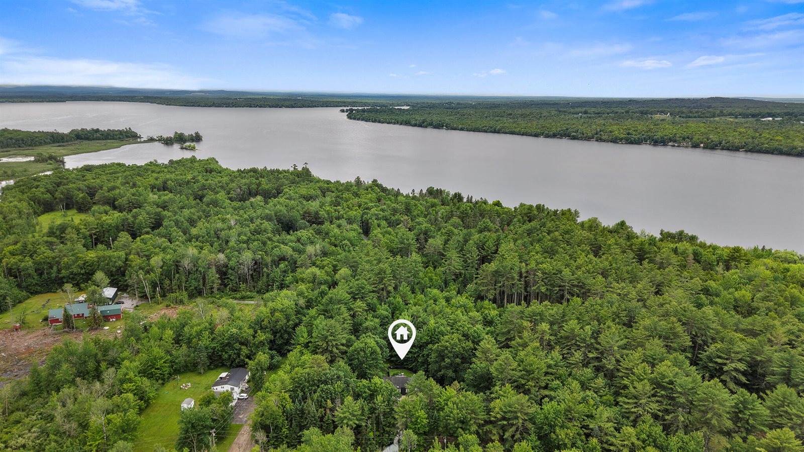 173 County Woods Road, Newport, ME 04953