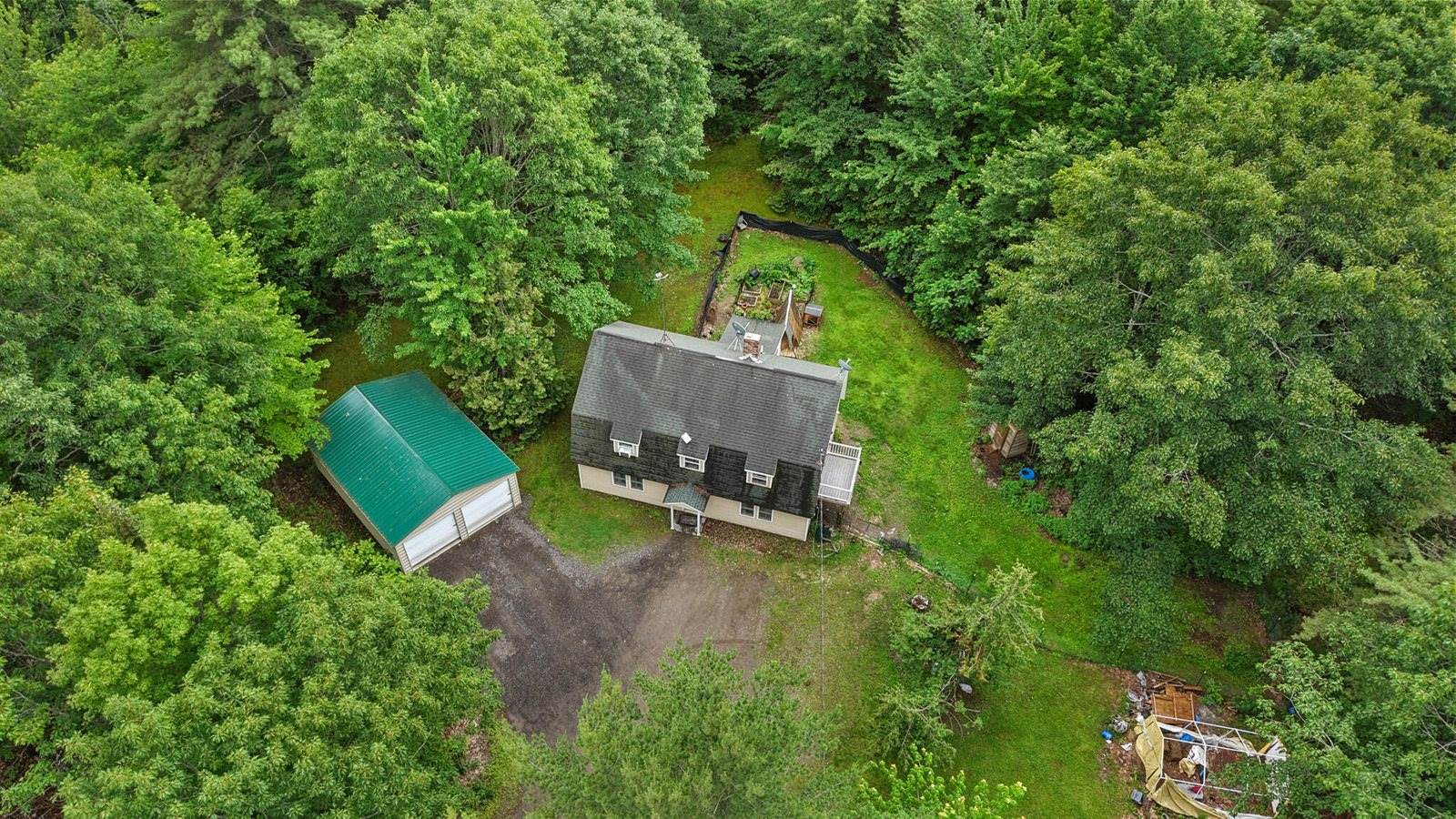 173 County Woods Road, Newport, ME 04953