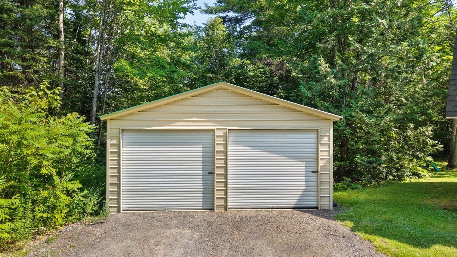 173 County Woods Road, Newport, ME 04953