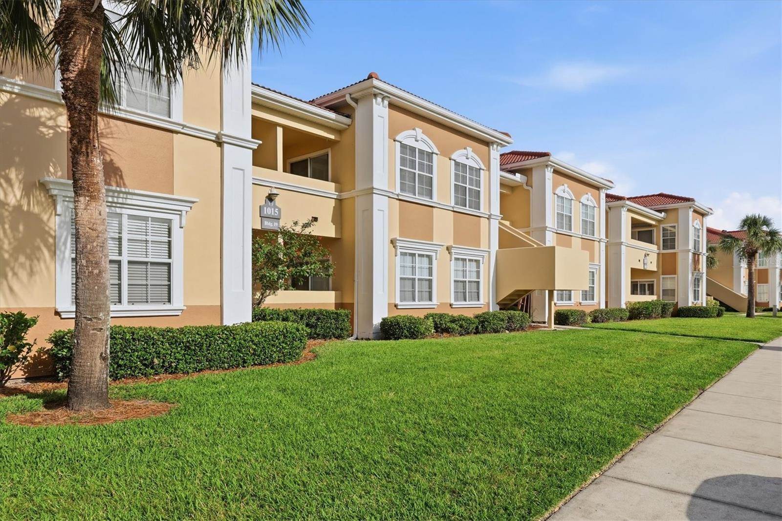 1015 Villagio Circle, Sarasota, FL 34237