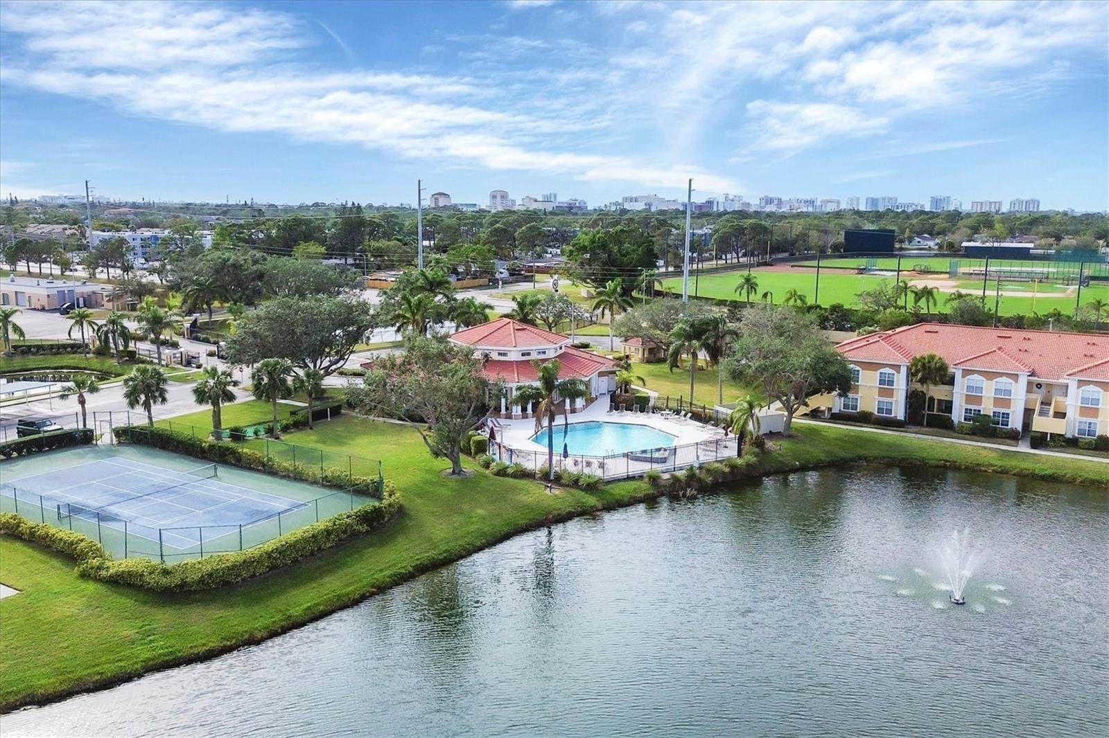 1015 Villagio Circle, Sarasota, FL 34237