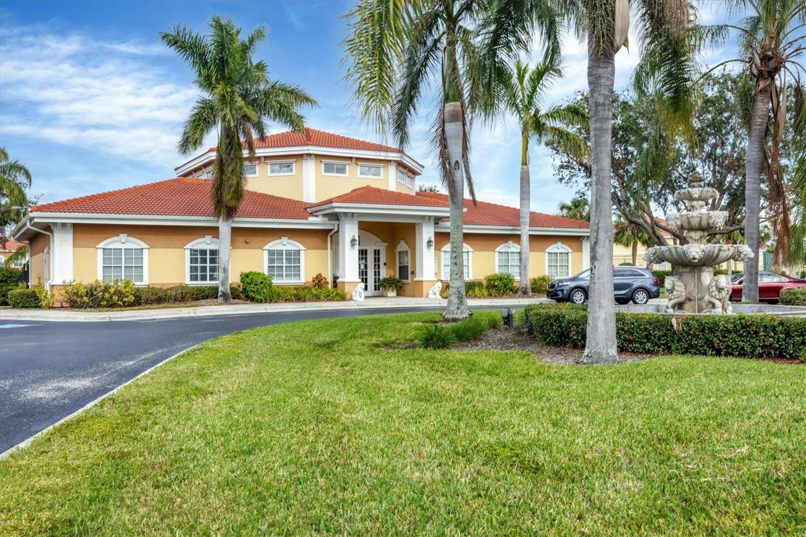 1015 Villagio Circle, Sarasota, FL 34237