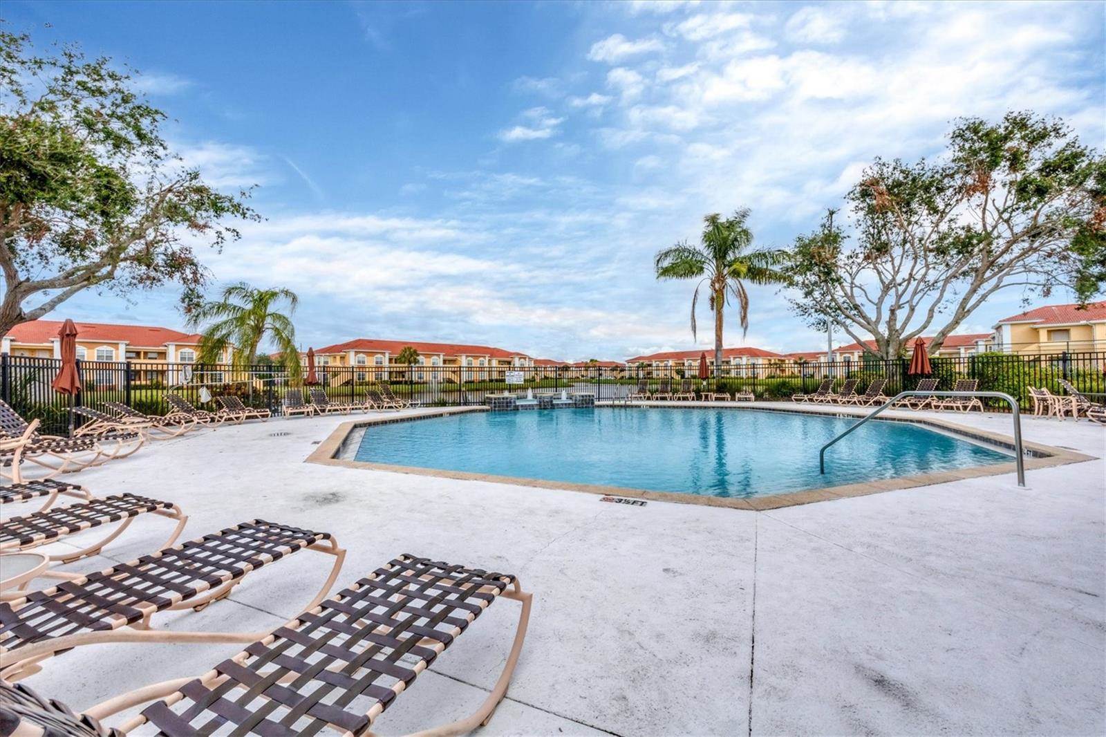 1015 Villagio Circle, Sarasota, FL 34237