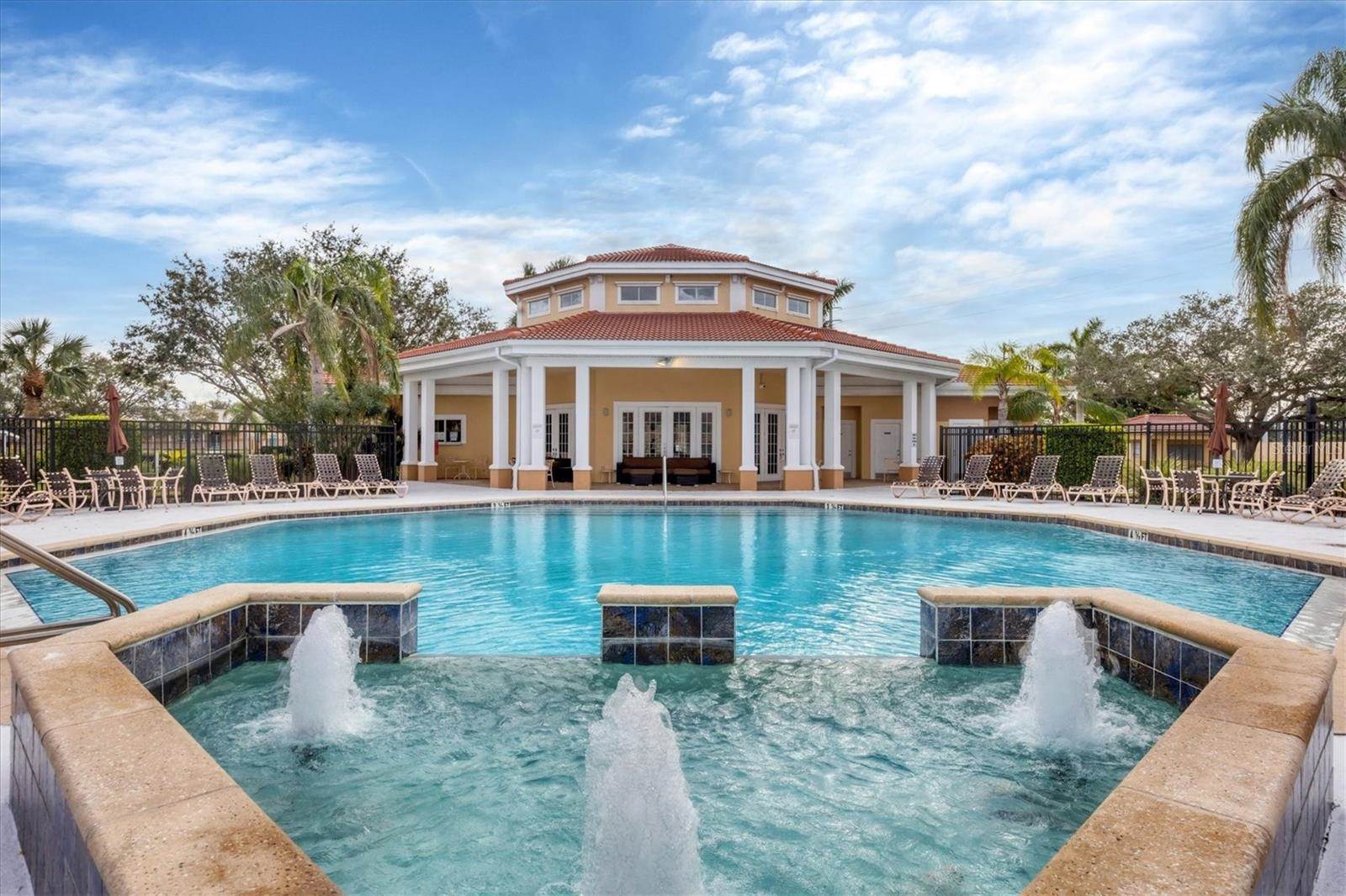 1015 Villagio Circle, Sarasota, FL 34237