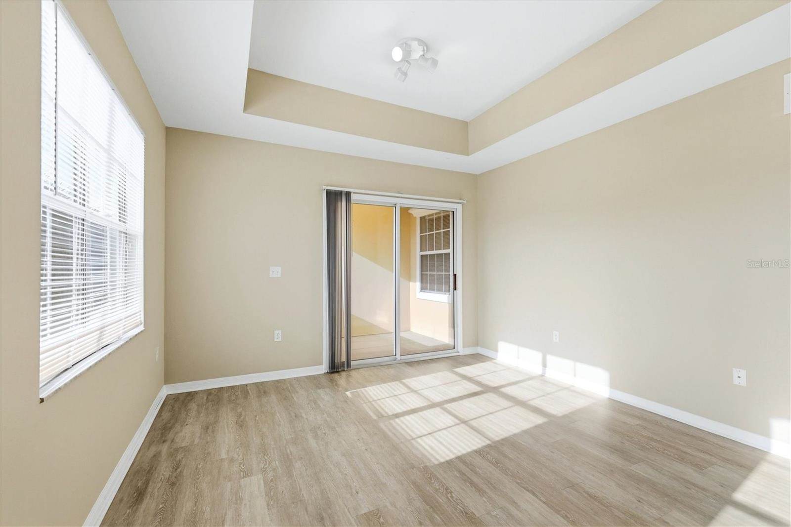 1015 Villagio Circle, Sarasota, FL 34237