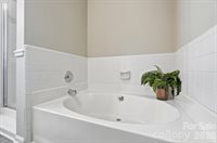 730 Fredricksburg Road, Matthews, NC 28105