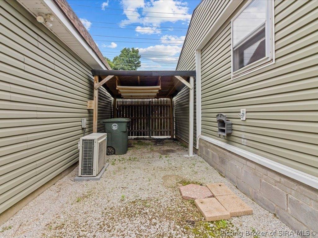 2505 Lincoln Drive, Clarksville, IN 47129