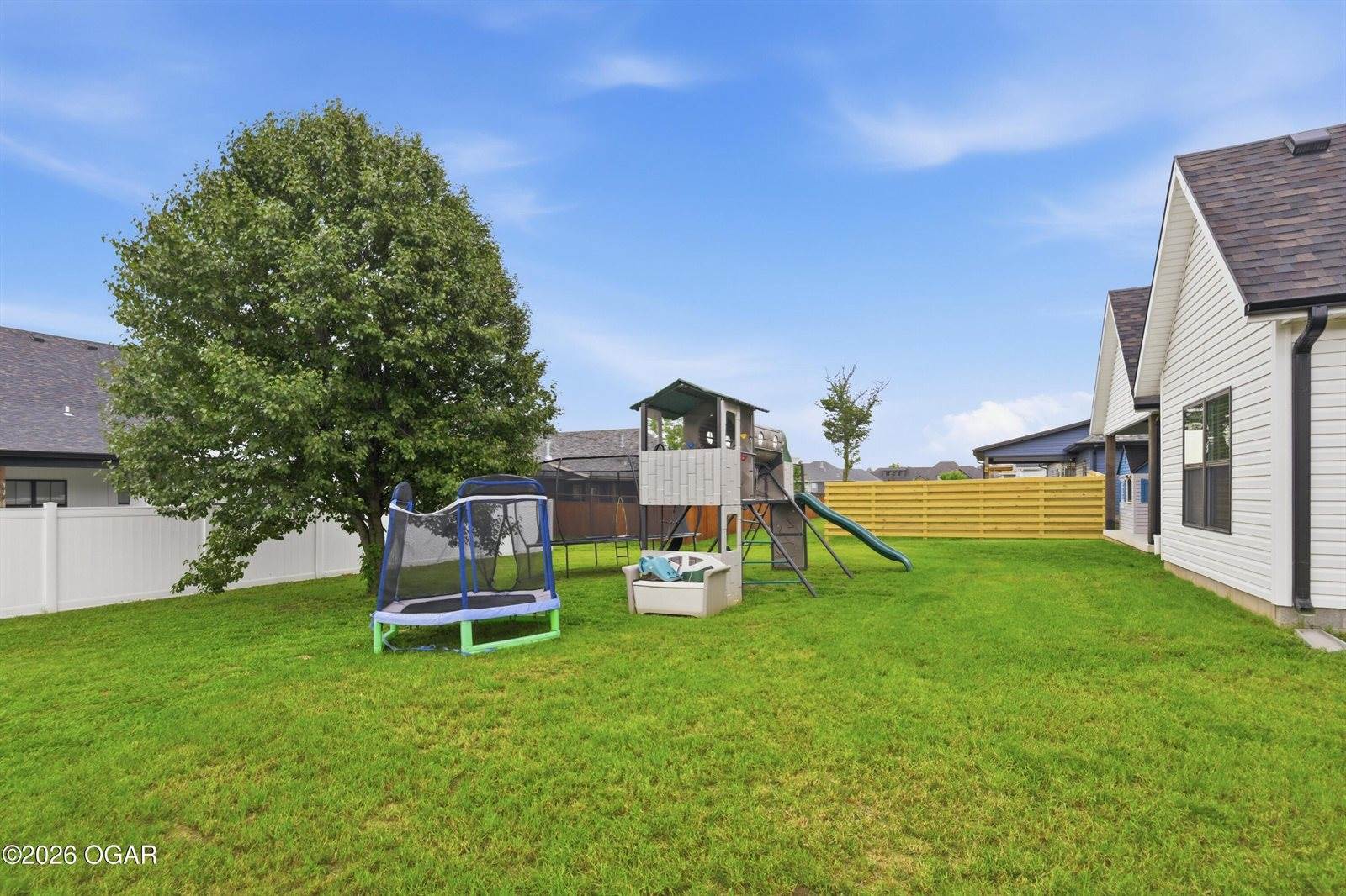 2206 Harlow Street, Carthage, MO 64836