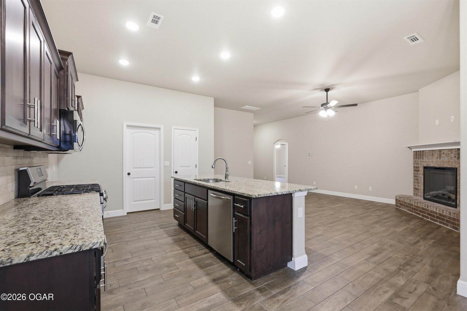 2011 Eagle Drive, Neosho, MO 64850