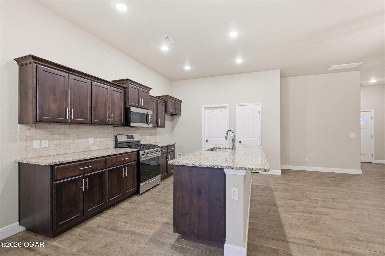 2011 Eagle Drive, Neosho, MO 64850