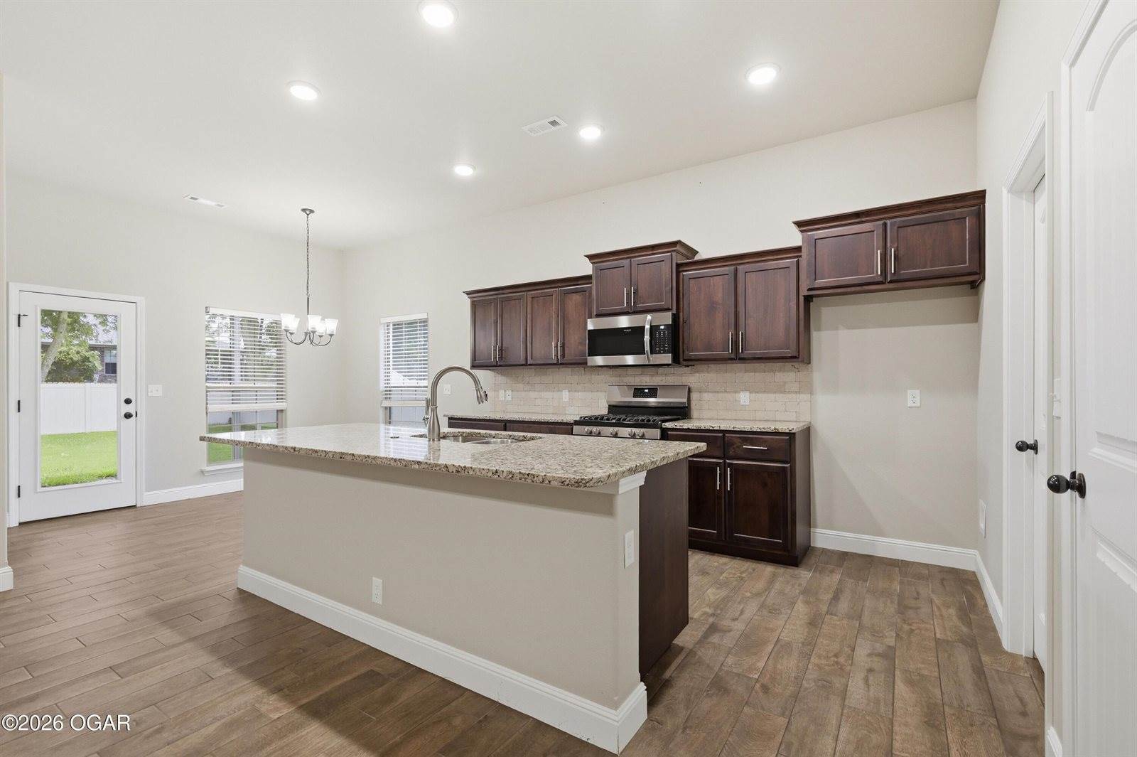 2011 Eagle Drive, Neosho, MO 64850