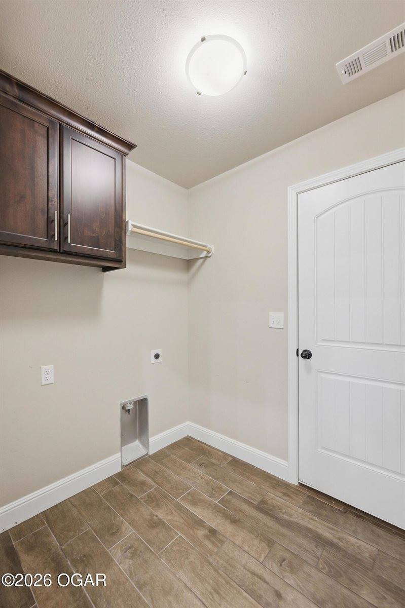 2011 Eagle Drive, Neosho, MO 64850