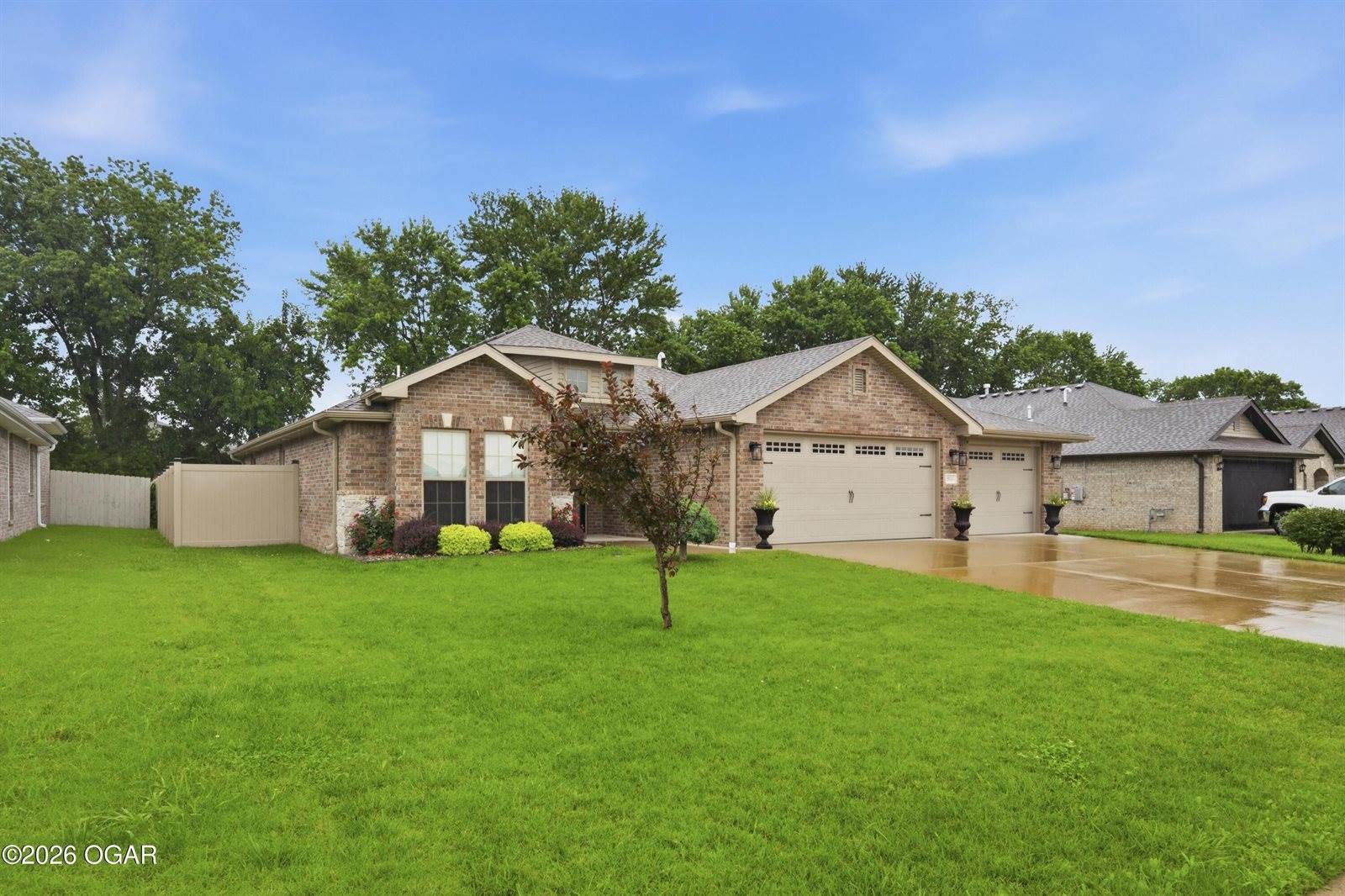 2011 Eagle Drive, Neosho, MO 64850