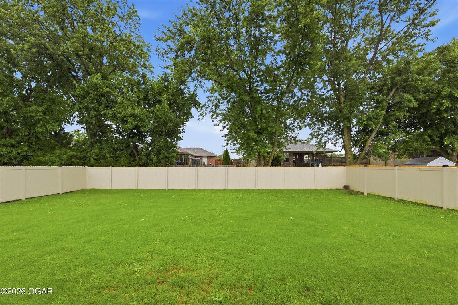 2011 Eagle Drive, Neosho, MO 64850