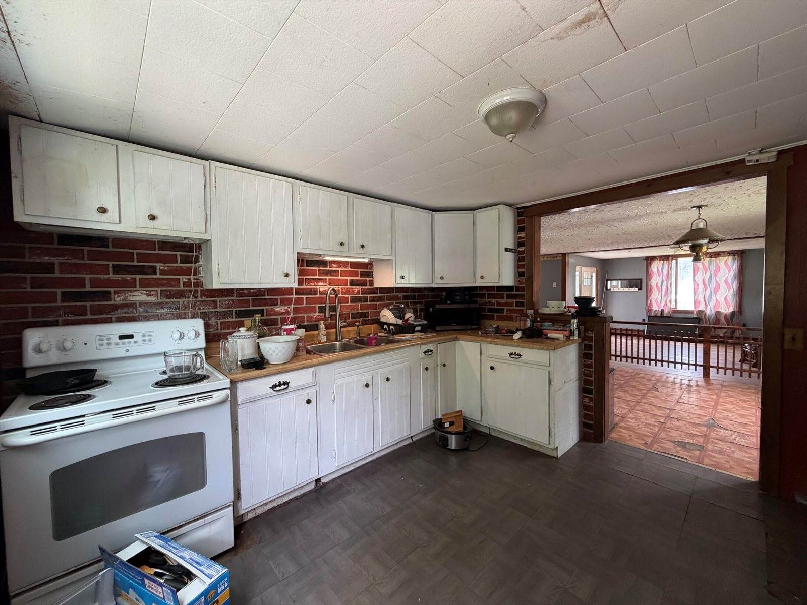 931 Oliver Hill Road, Garland, ME 04939