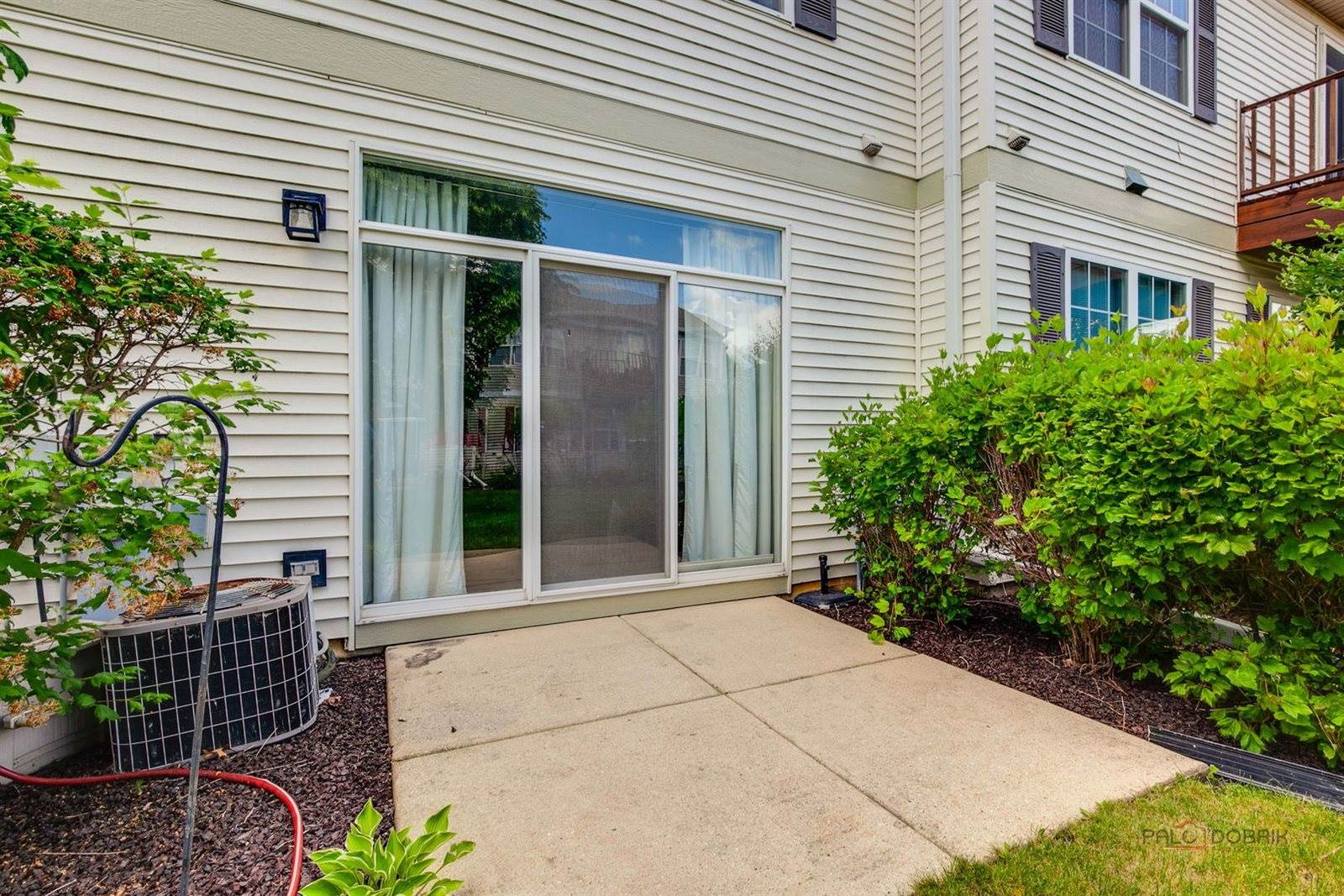3124 Falling Waters Lane, Lindenhurst, IL 60046