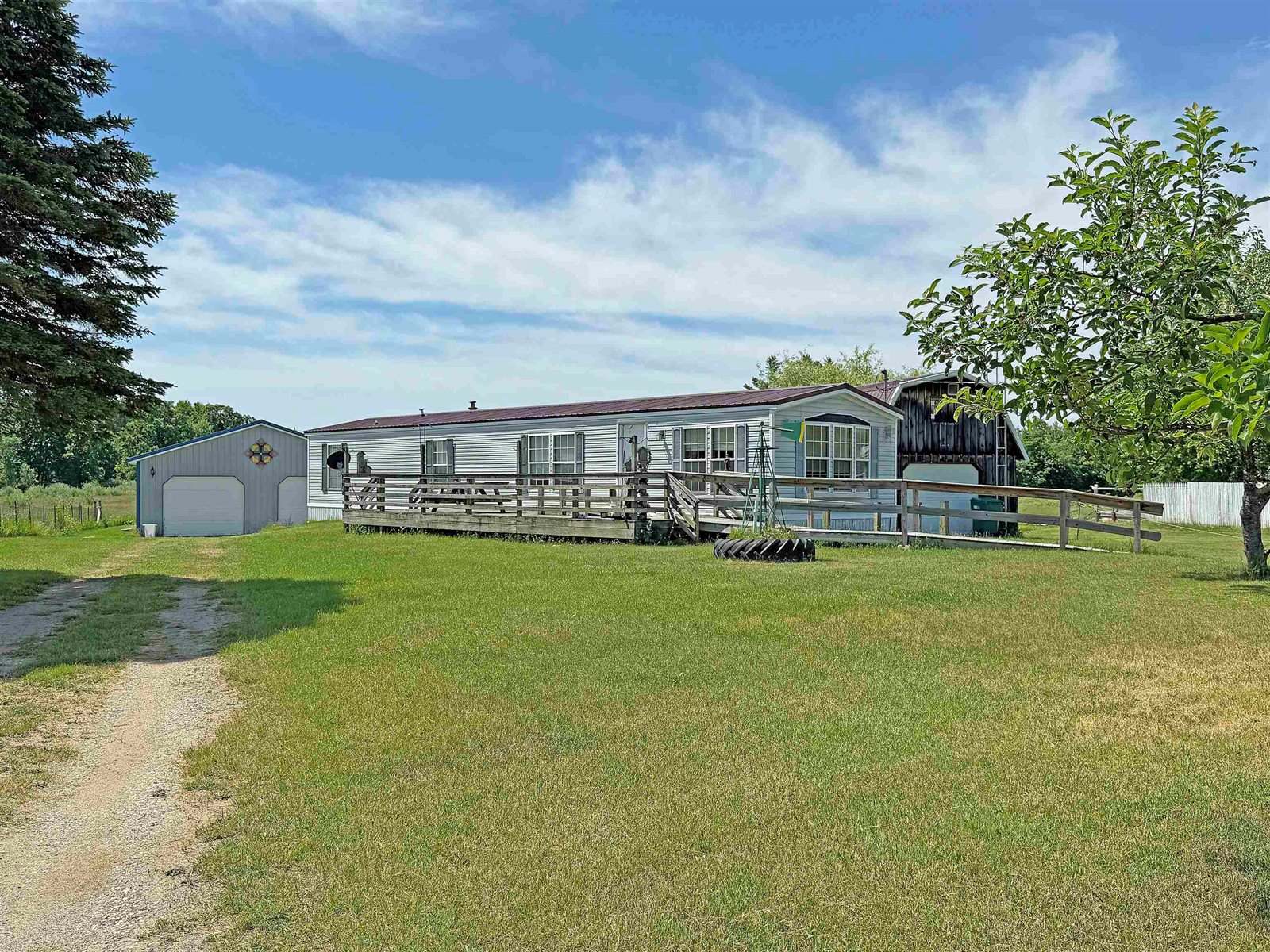 300 Winegars Road, Gladwin, MI 48624