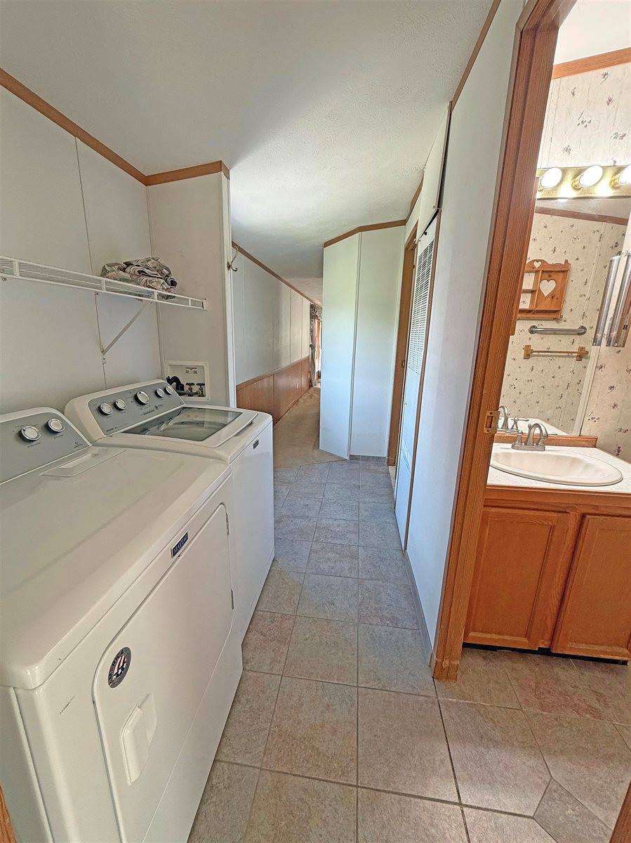 300 Winegars Road, Gladwin, MI 48624