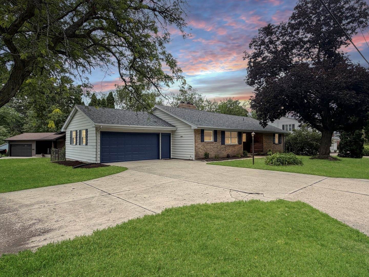 1734 West Stephenson Street, Freeport, IL 61032