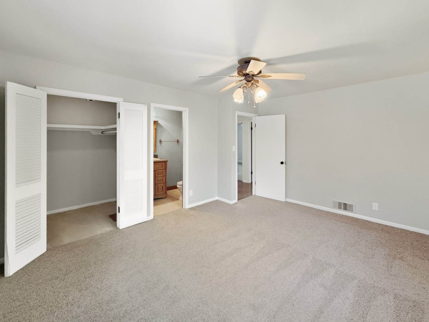 1734 West Stephenson Street, Freeport, IL 61032