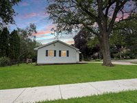 1734 West Stephenson Street, Freeport, IL 61032