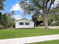 1734 West Stephenson Street, Freeport, IL 61032