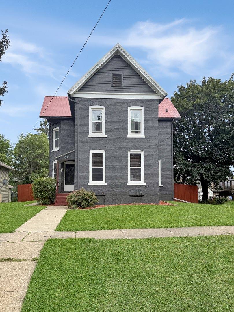 625 West Ringold Street, Freeport, IL 61032