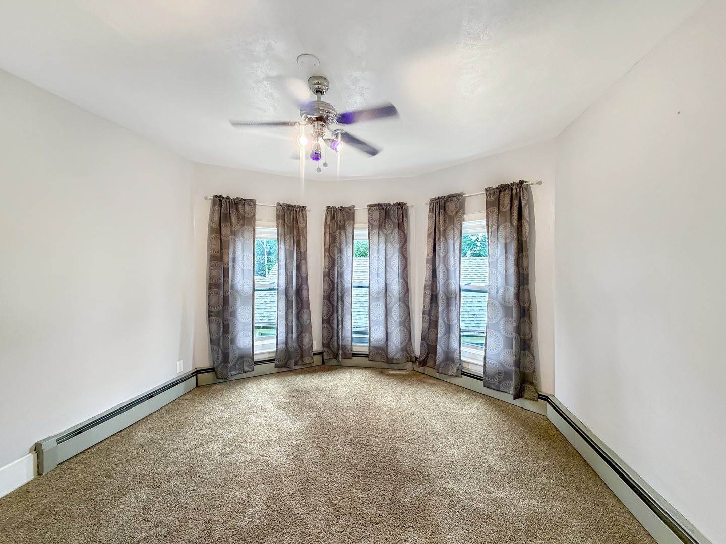 625 West Ringold Street, Freeport, IL 61032