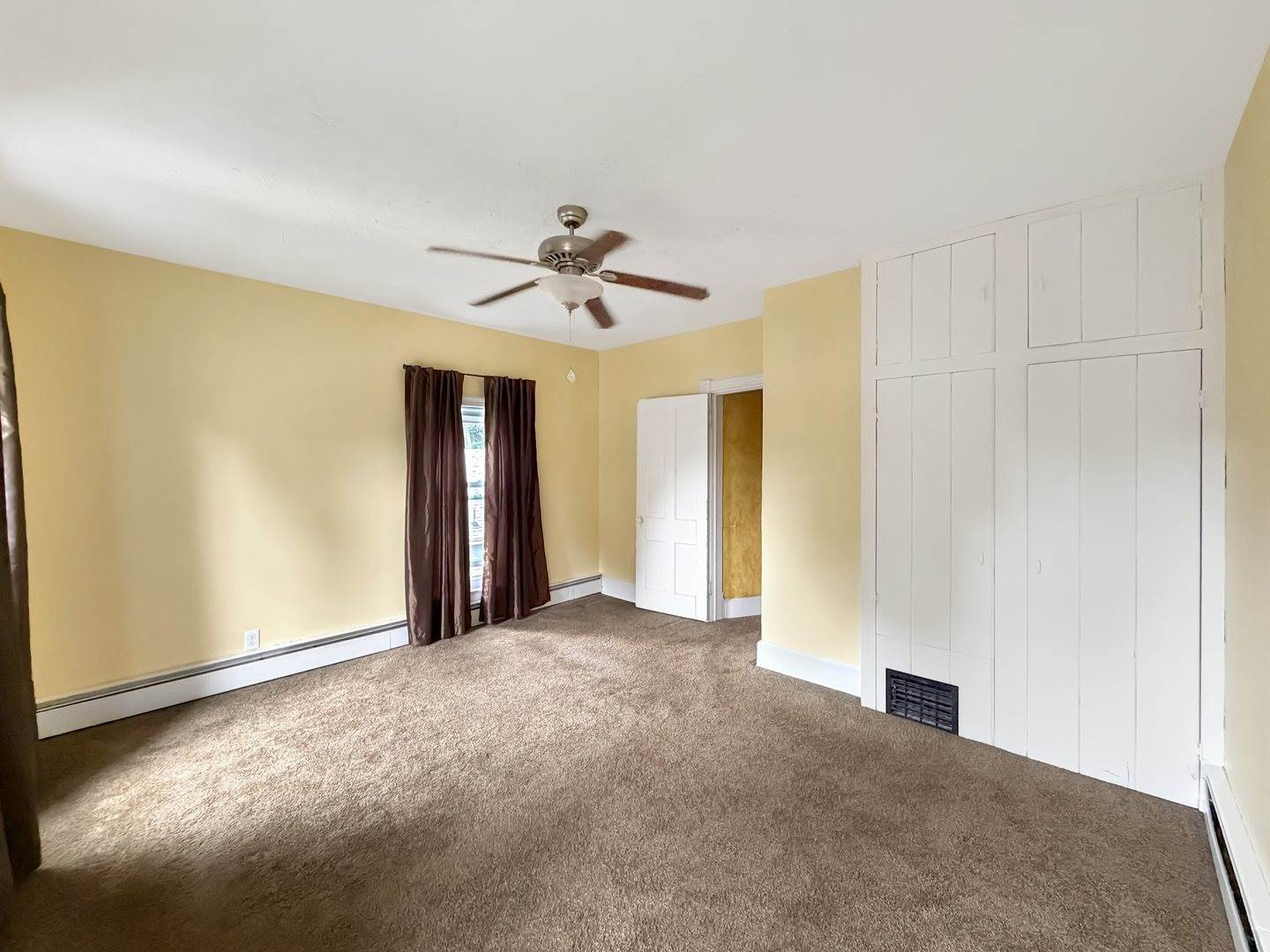 625 West Ringold Street, Freeport, IL 61032