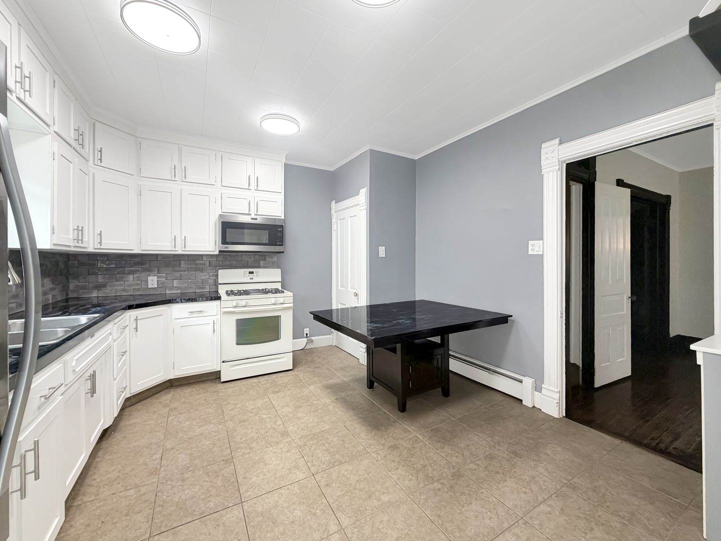 625 West Ringold Street, Freeport, IL 61032