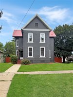 625 West Ringold Street, Freeport, IL 61032