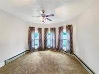 625 West Ringold Street, Freeport, IL 61032