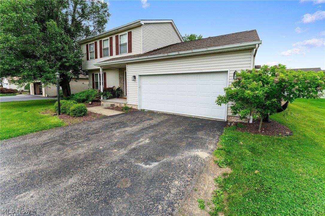 10460 Carrie Drive, New Middletown, OH 44442
