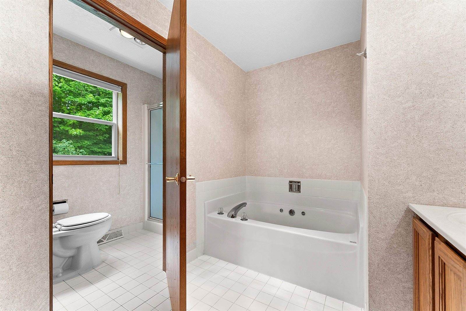 1218 Rosa Avenue, Crivitz, WI 54114