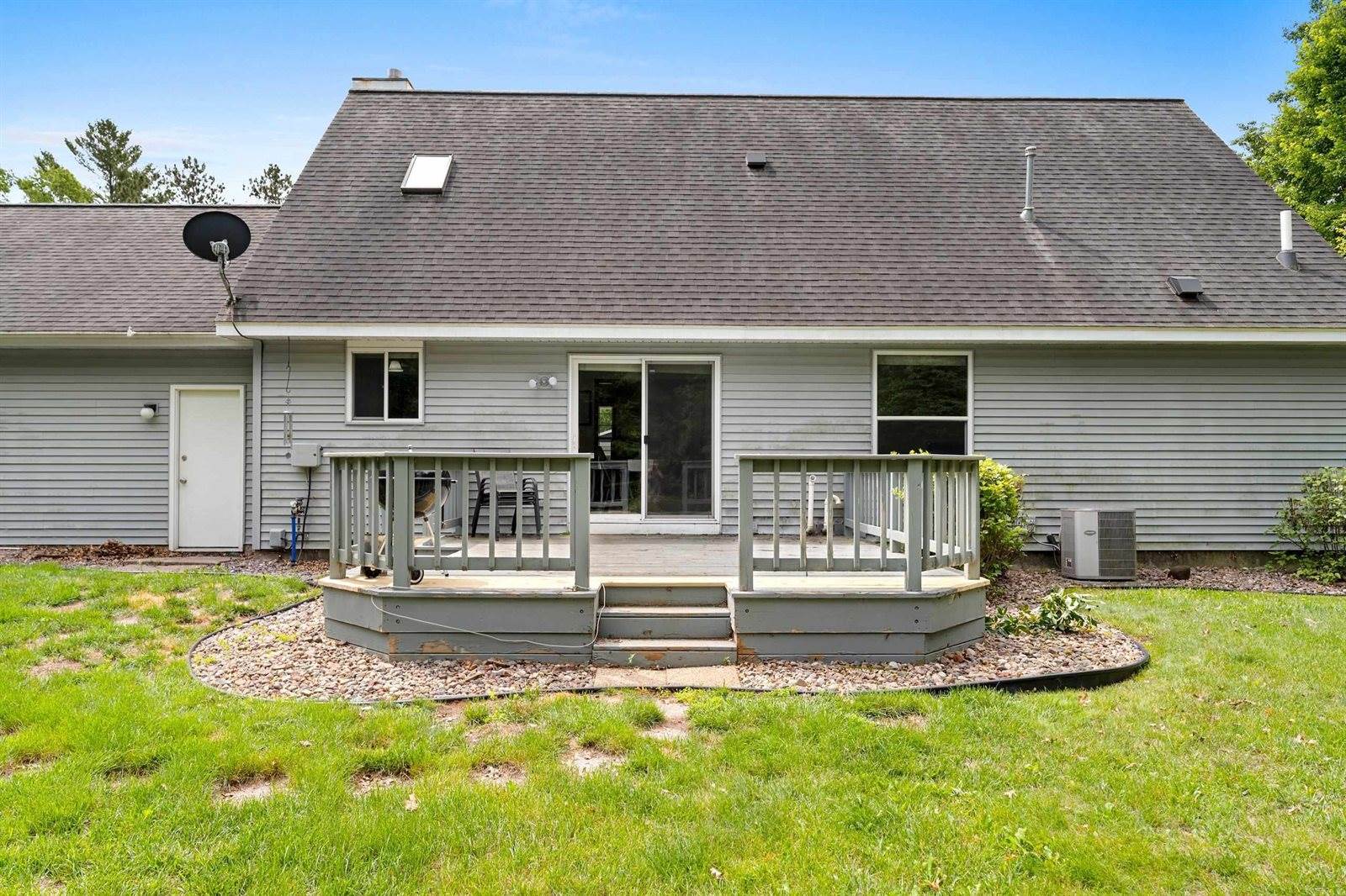 1218 Rosa Avenue, Crivitz, WI 54114